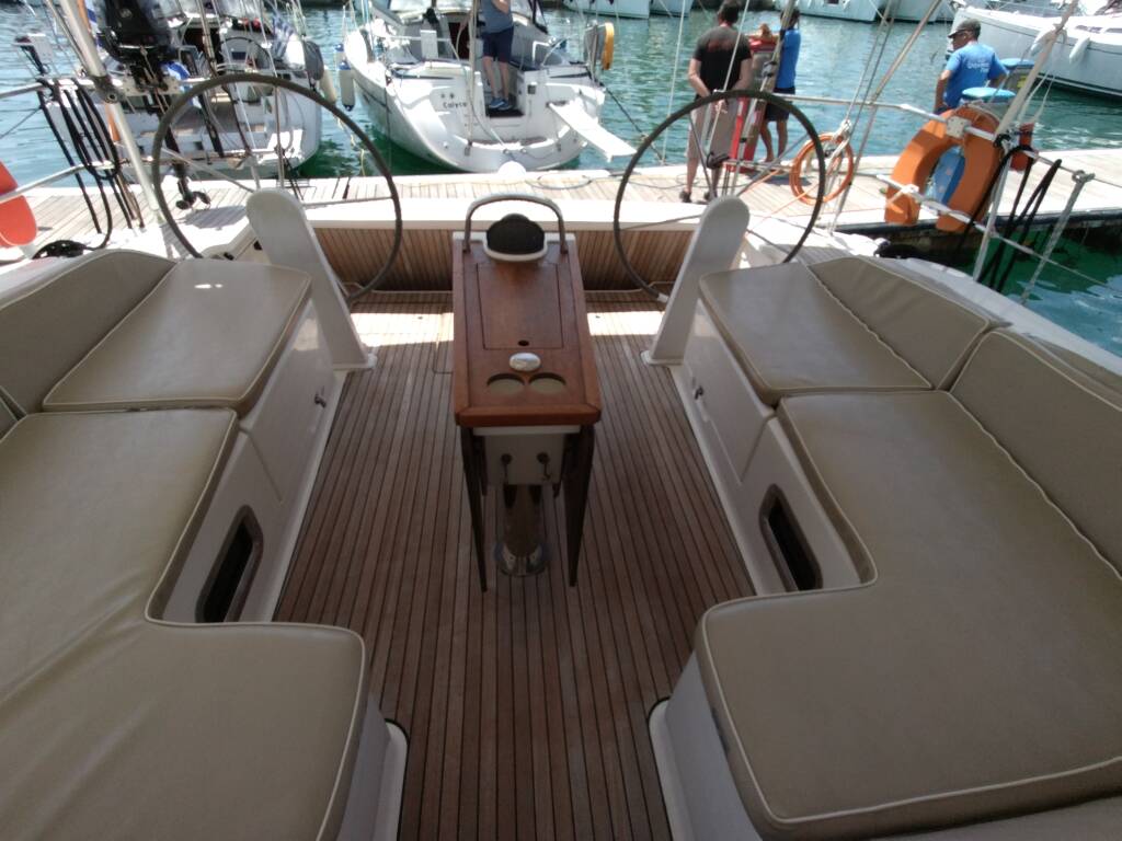 Bavaria Cruiser 51 Gin Tonic