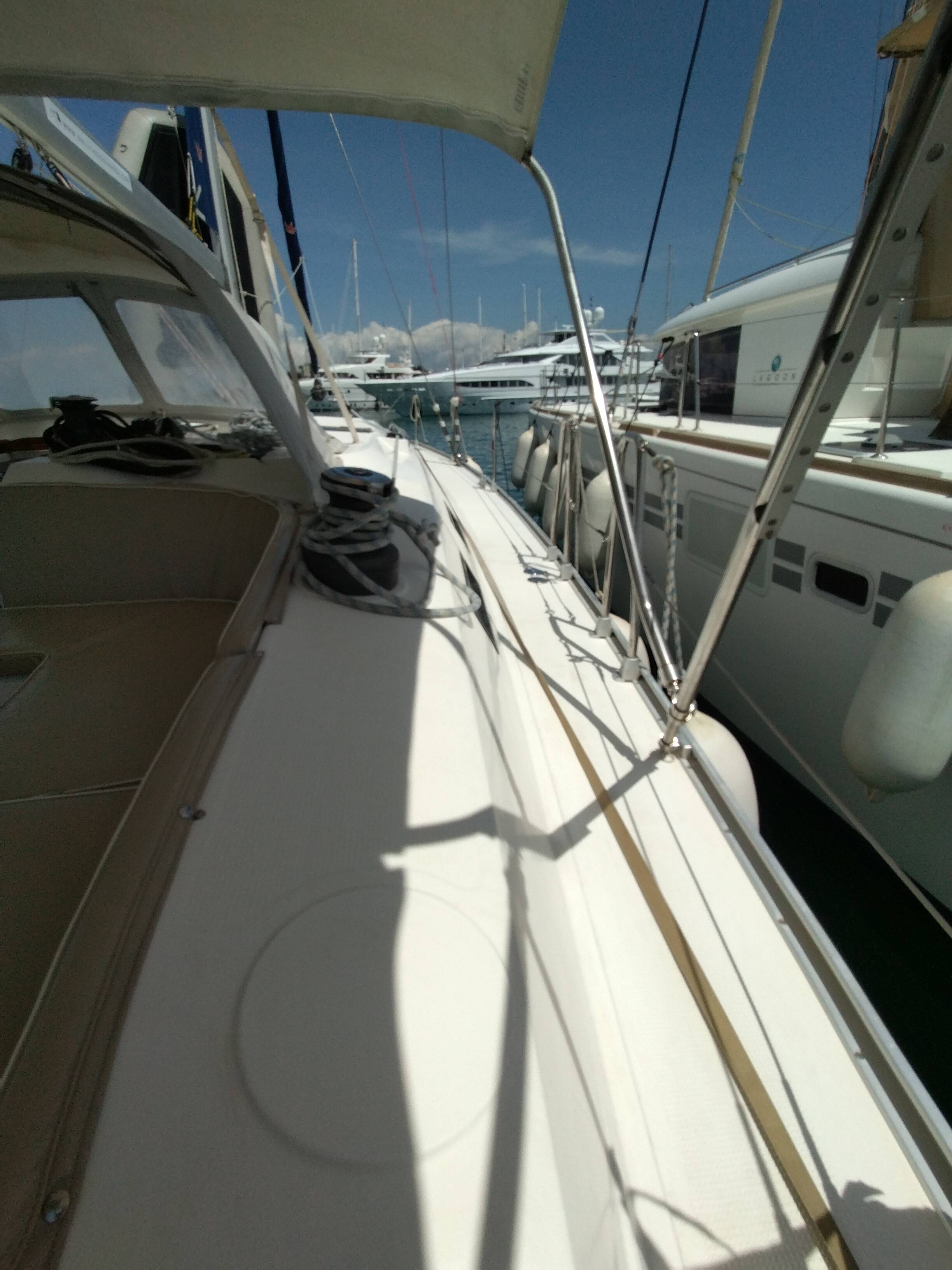 Bavaria Cruiser 51 Gin Tonic