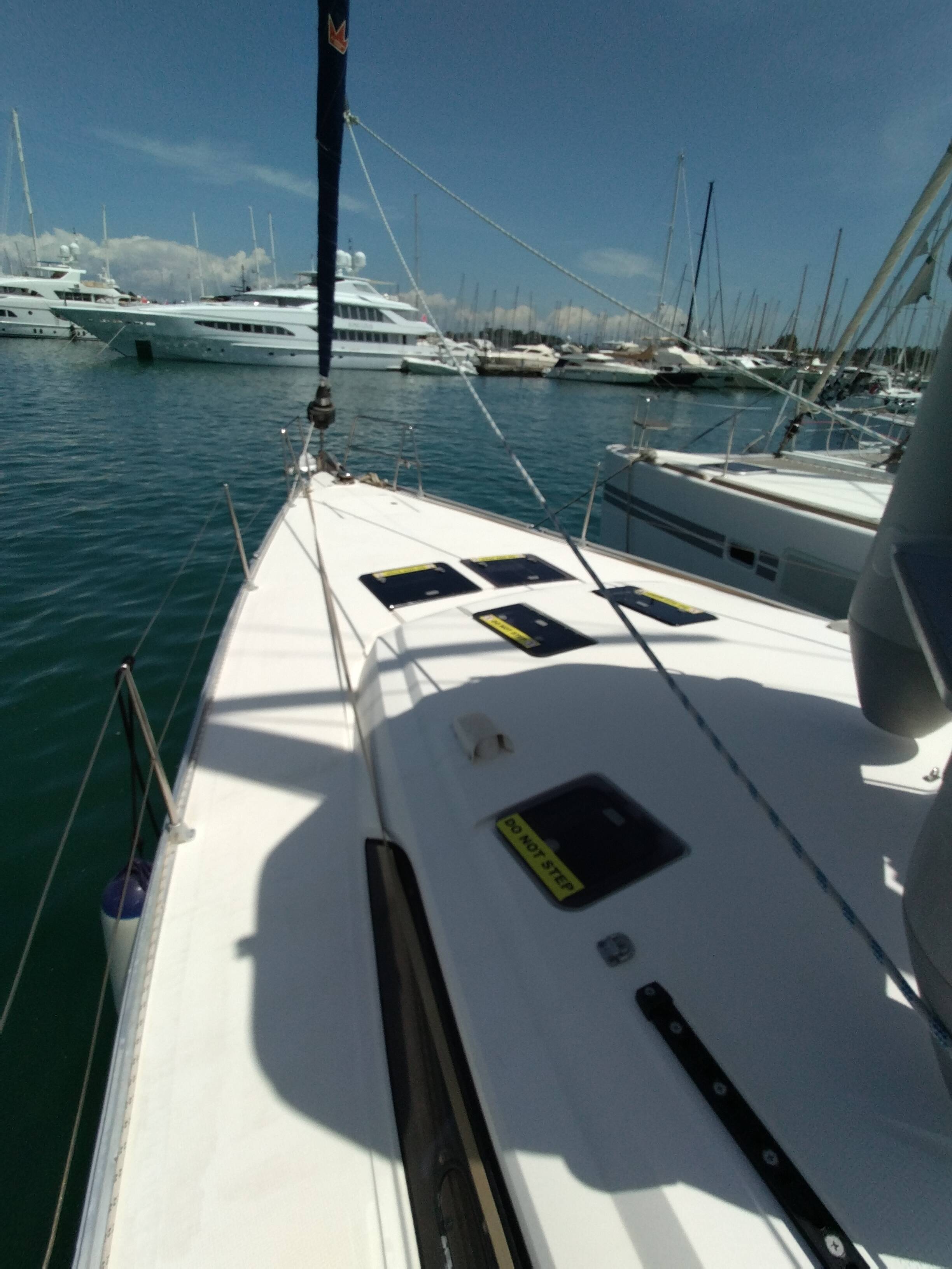 Bavaria Cruiser 51 Gin Tonic