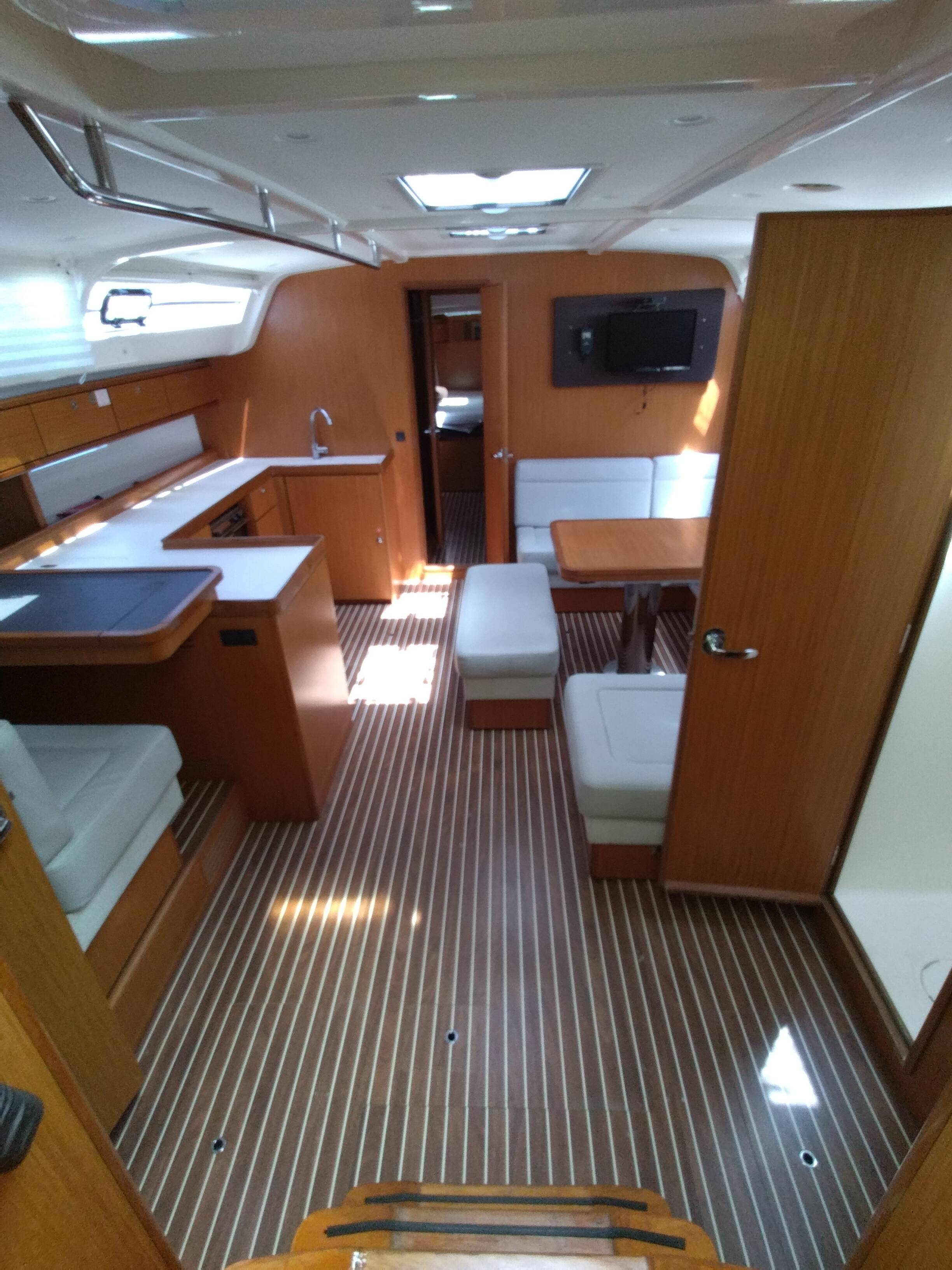 Bavaria Cruiser 51 Gin Tonic