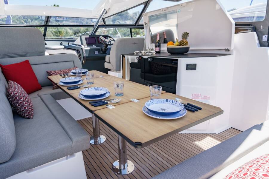 Bavaria SR36 Open Top Ostwind