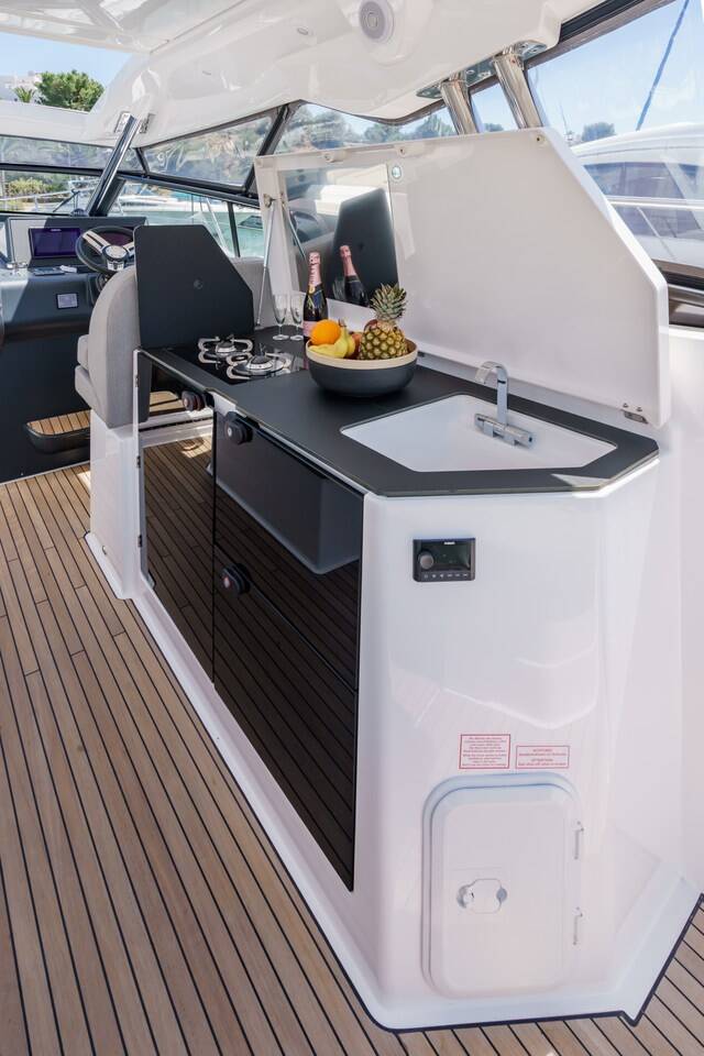 Bavaria SR36 Open Top Ostwind