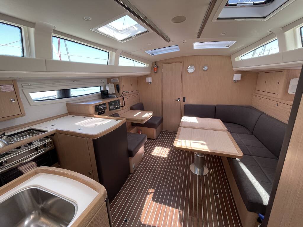 Bavaria Vision 42  Adonis