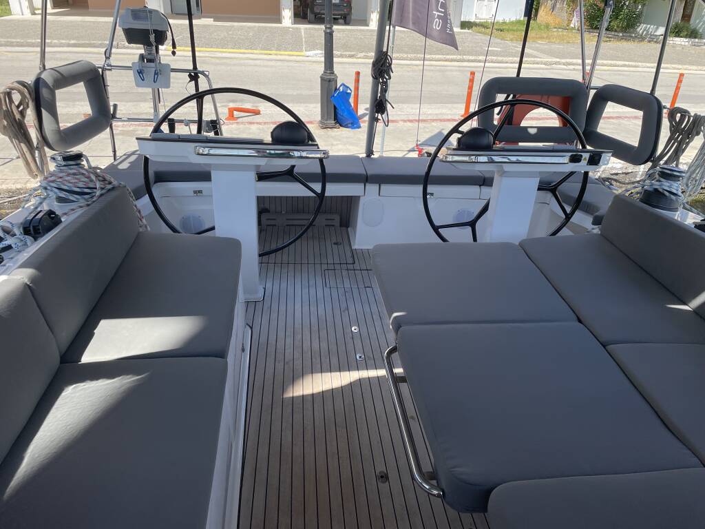 Bavaria Vision 42  Adonis