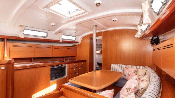 Beneteau 43 ROUALEYN