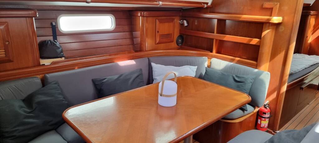 Beneteau 50 Bikini