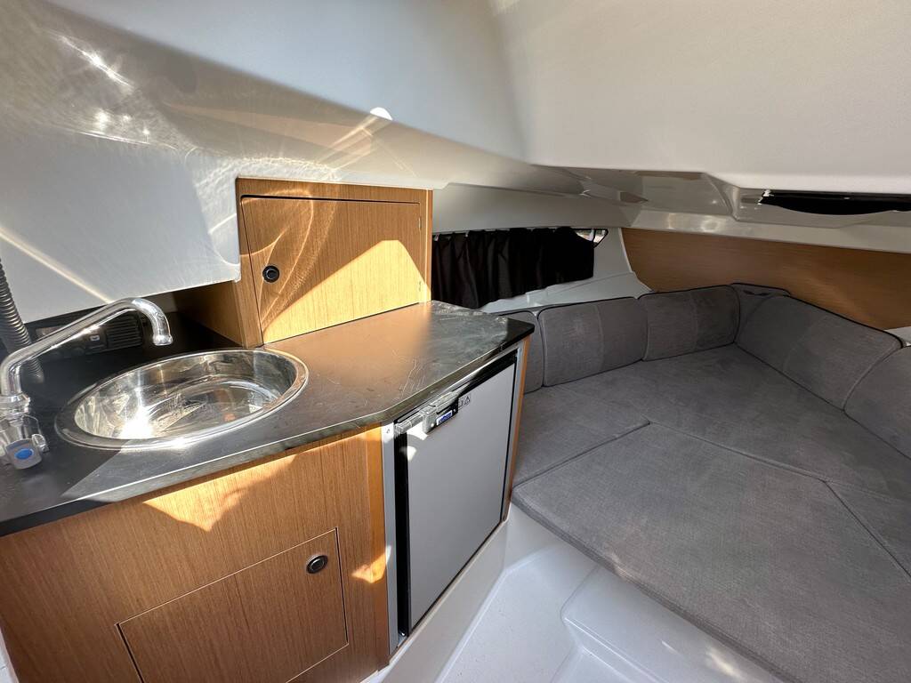 Beneteau Flyer 8 Sundeck BITELCHÚS