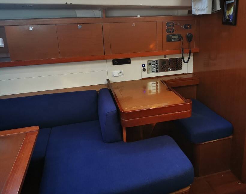 Beneteau Oceanis 50 Family Seladon II