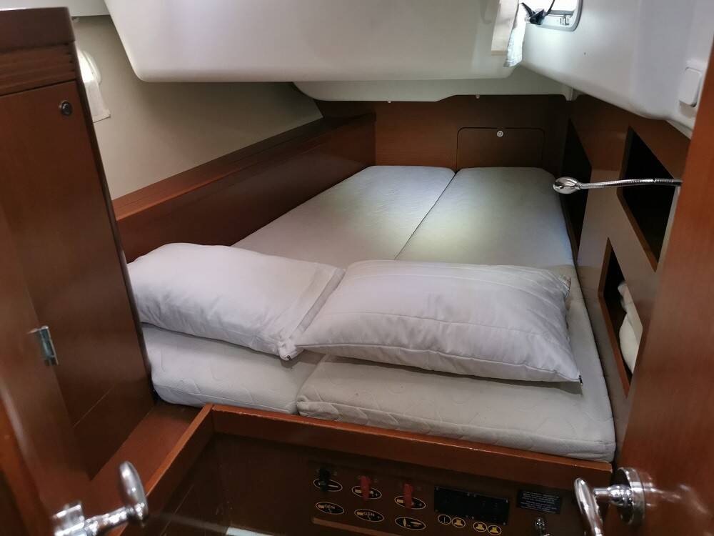 Beneteau Oceanis 50 Family Seladon II