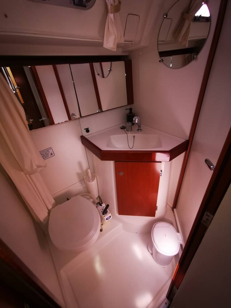 Beneteau Oceanis 50 Family Seladon II