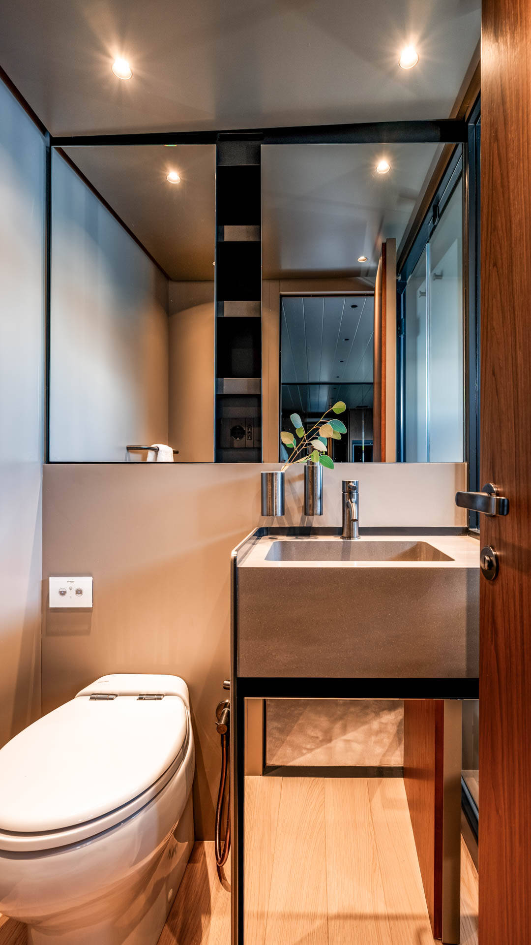 Bluegame BG74 Kimani