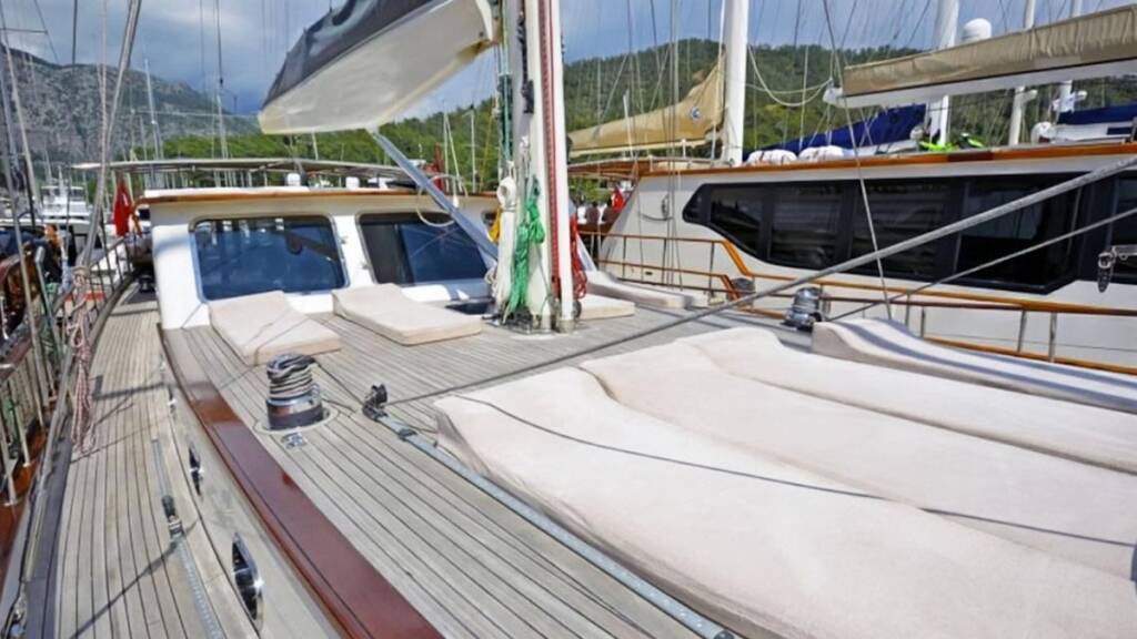 CARPEDIEM CORAL CARPEDIEM CORAL