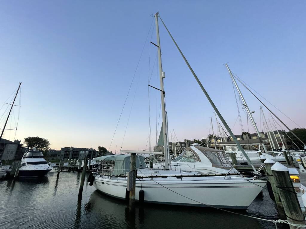 Catalina 42 Totus Tuus
