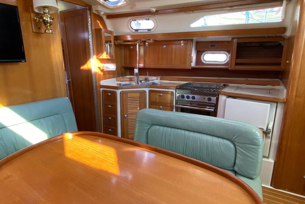 Catalina 42 Totus Tuus