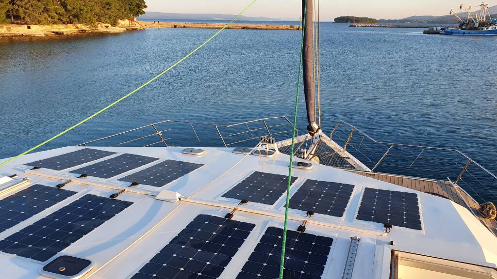 Catamaran UPWIND