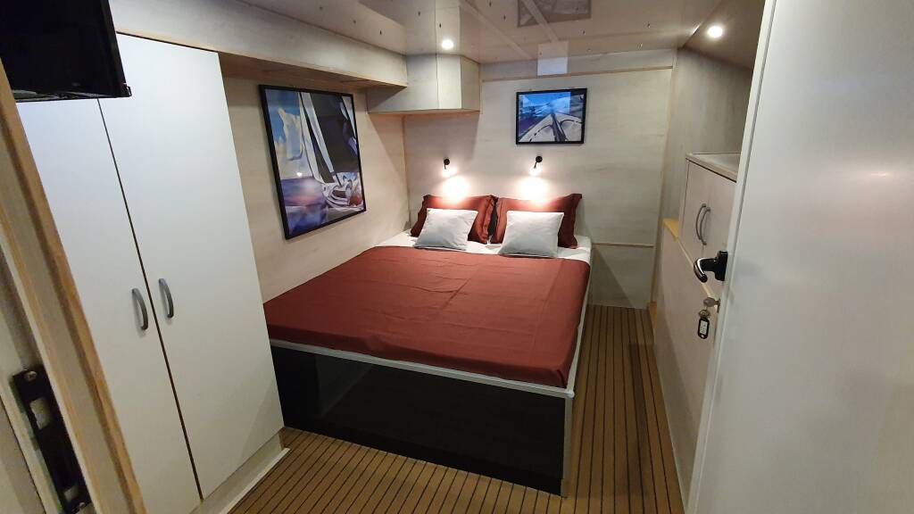 Catamaran UPWIND
