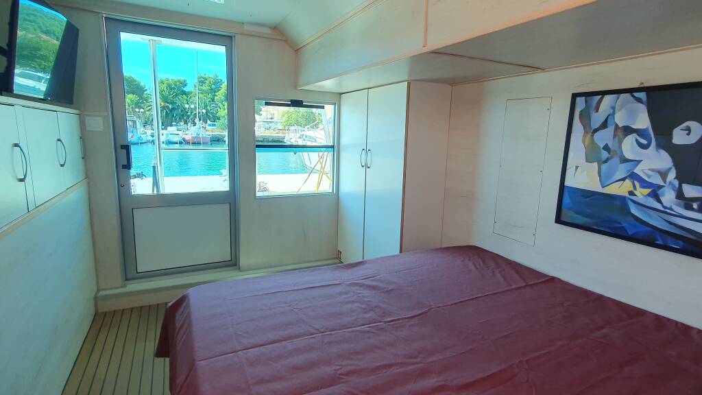 Catamaran UPWIND