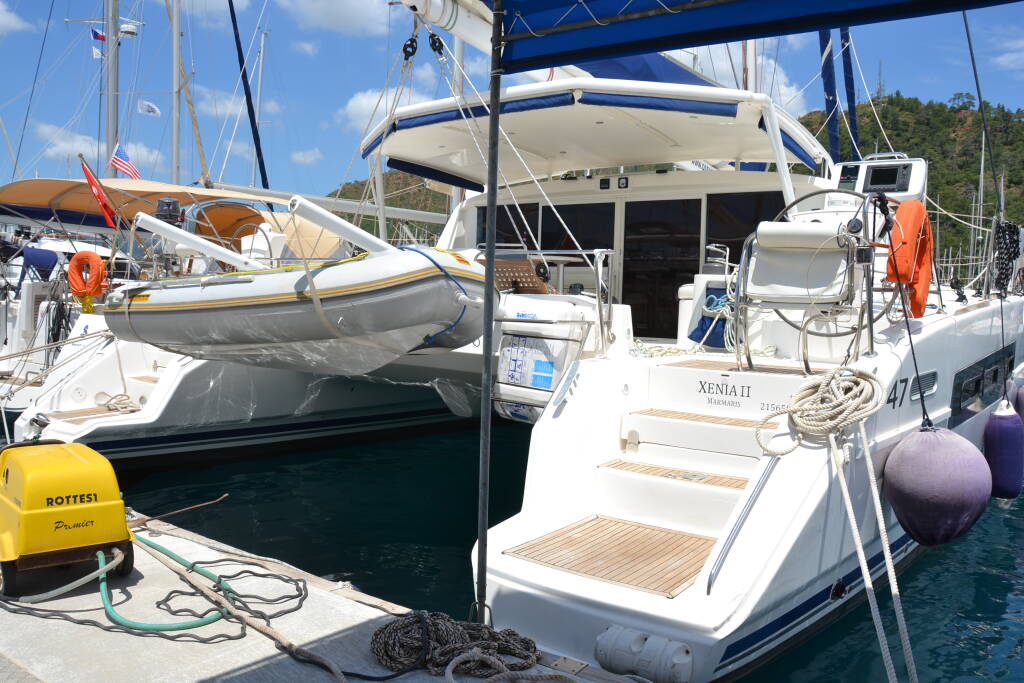 Catana 47 Carbon Xenia II