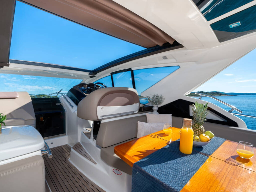 Cranchi M44 HT Brown Sugar