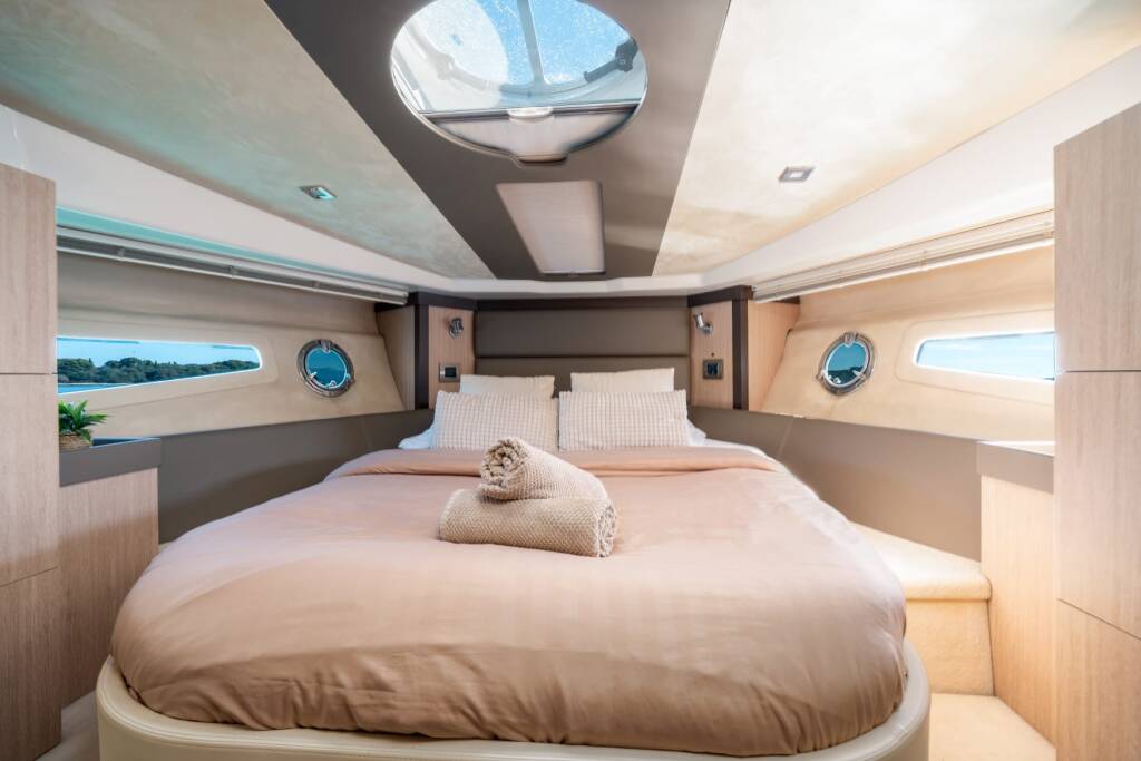 Cranchi M44 HT Brown Sugar