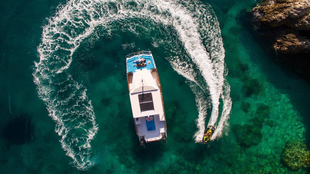 Custom build catamaran Allegra