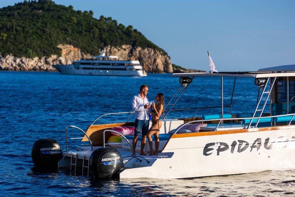 Custom build catamaran Allegra