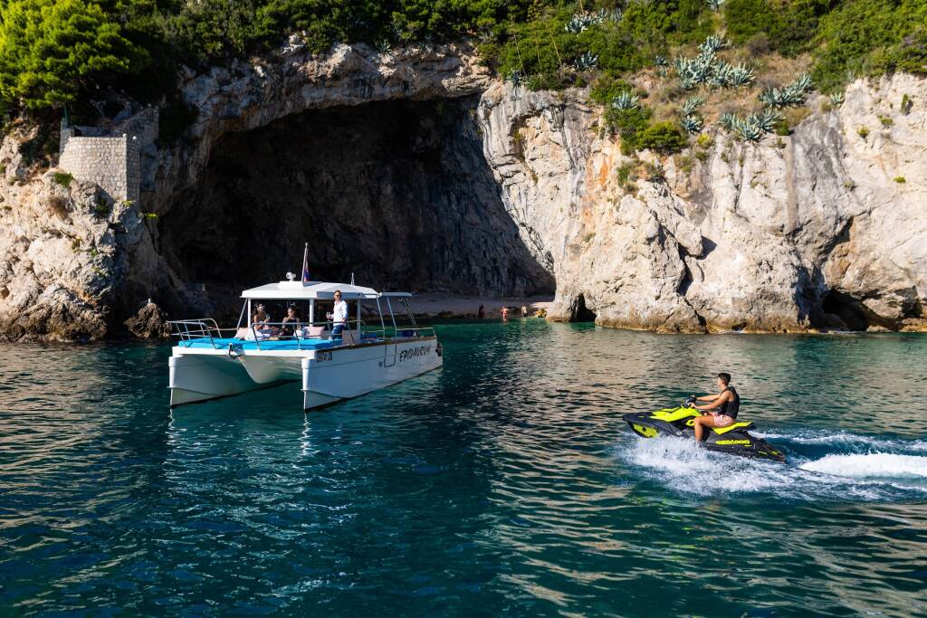 Custom build catamaran Allegra