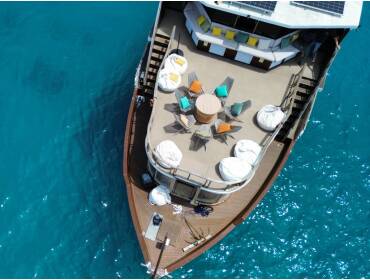 Custom build motoryacht • Atoll Villa