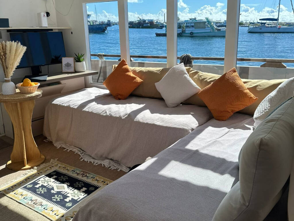 Custom build motoryacht Atoll Villa