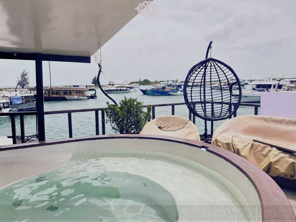 Custom build motoryacht Atoll Villa