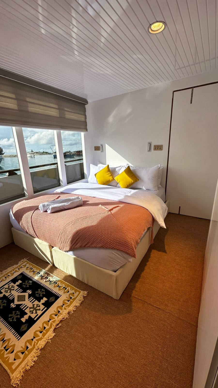 Custom build motoryacht Atoll Villa