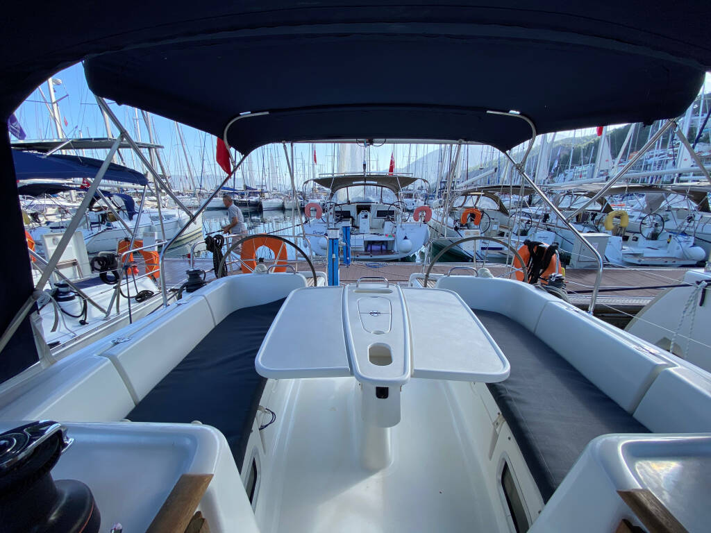 Cyclades 39.3 Six Pack
