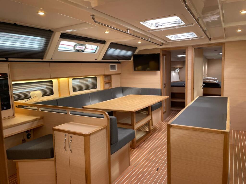 D&D Kufner 54 Exclusive Six on the Sea