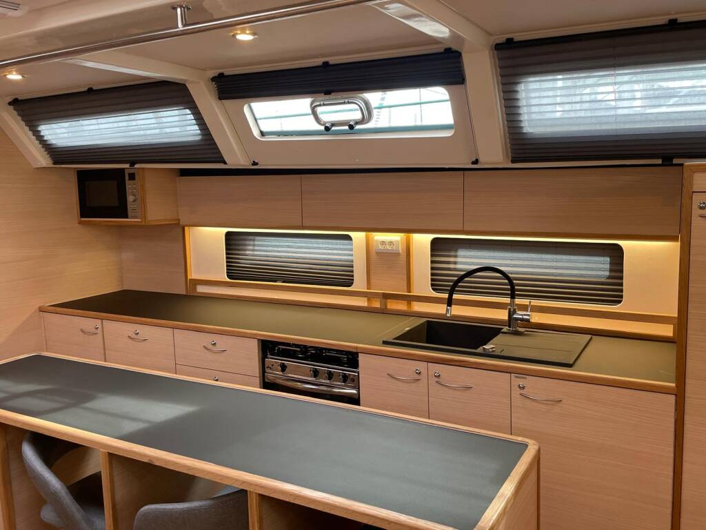 D&D Kufner 54 Exclusive Six on the Sea