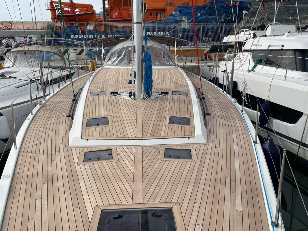 D&D Kufner 54 Exclusive Six on the Sea
