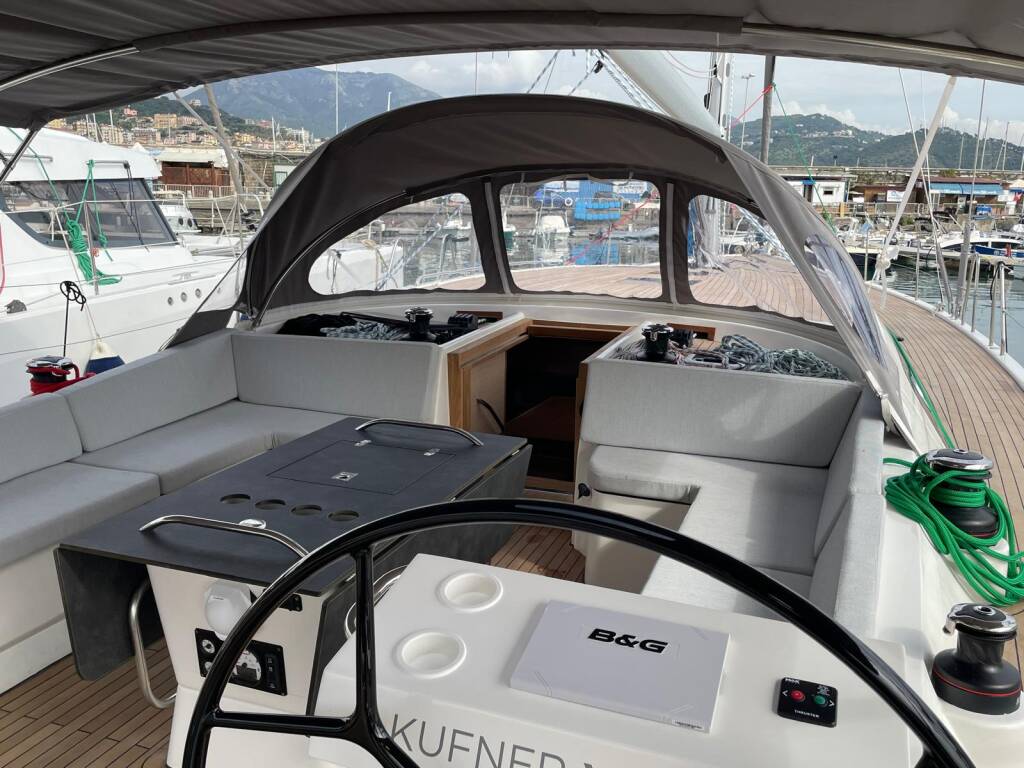 D&D Kufner 54 Exclusive Six on the Sea