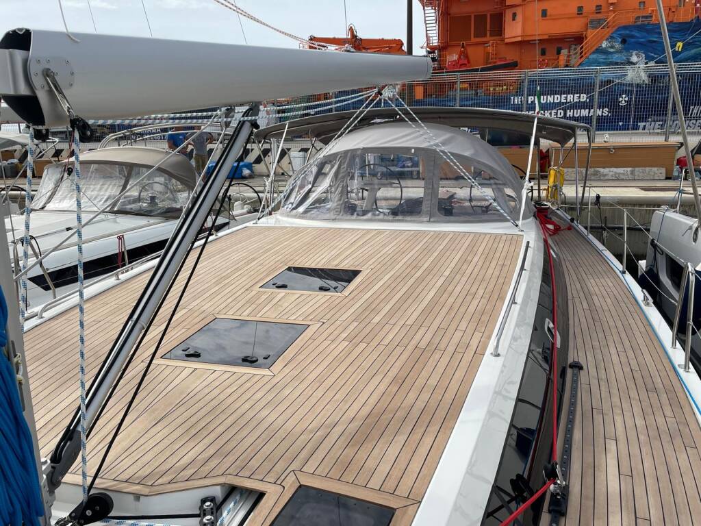 D&D Kufner 54 Exclusive Six on the Sea