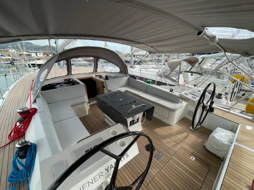 D&D Kufner 54 Exclusive Six on the Sea