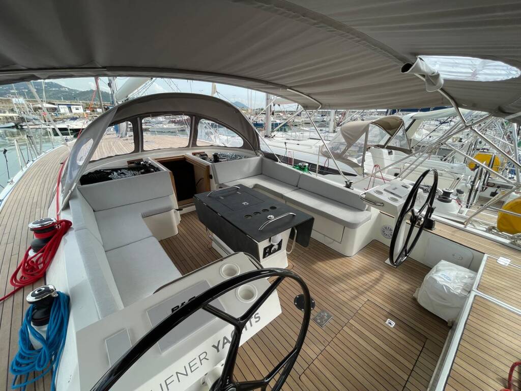 D&D Kufner 54 Exclusive Six on the Sea