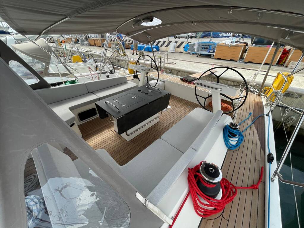 D&D Kufner 54 Exclusive Six on the Sea