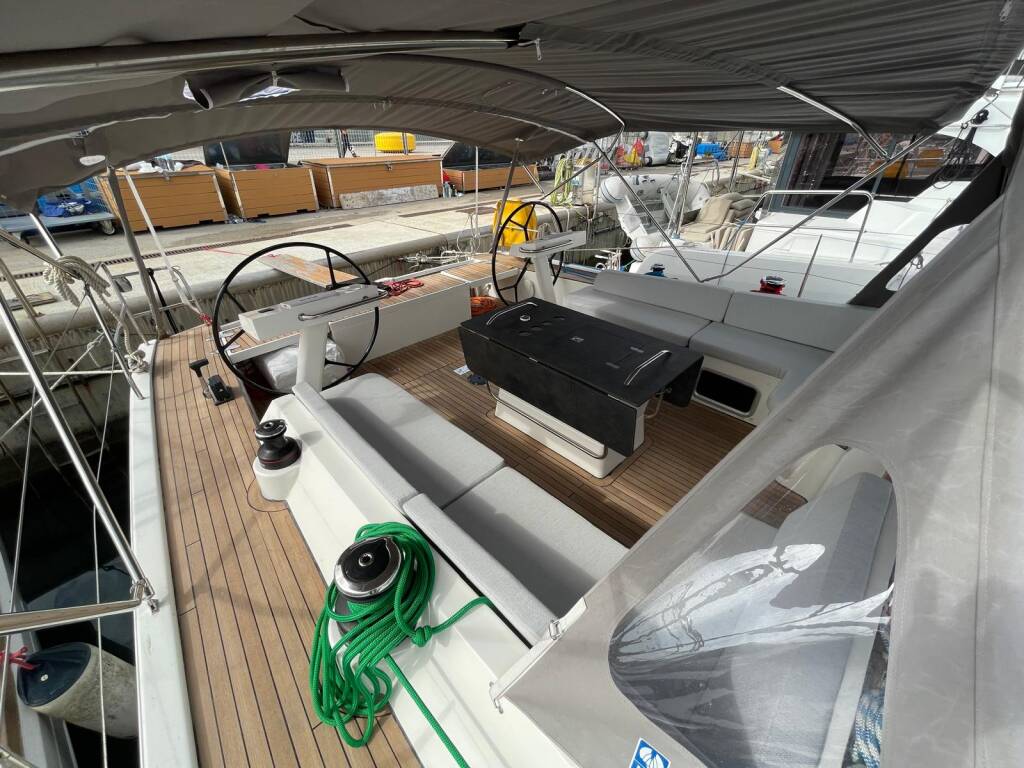 D&D Kufner 54 Exclusive Six on the Sea