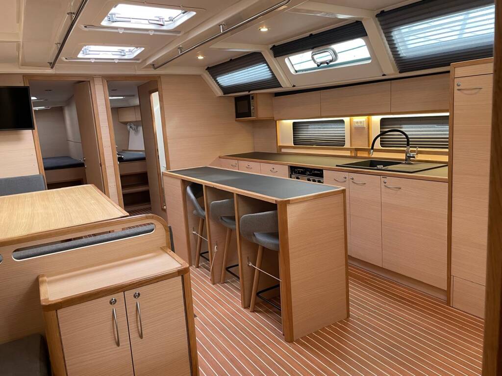 D&D Kufner 54 Exclusive Six on the Sea