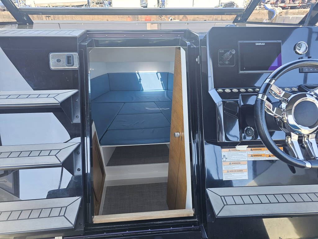 De Antonio D28 Cruiser Zarja
