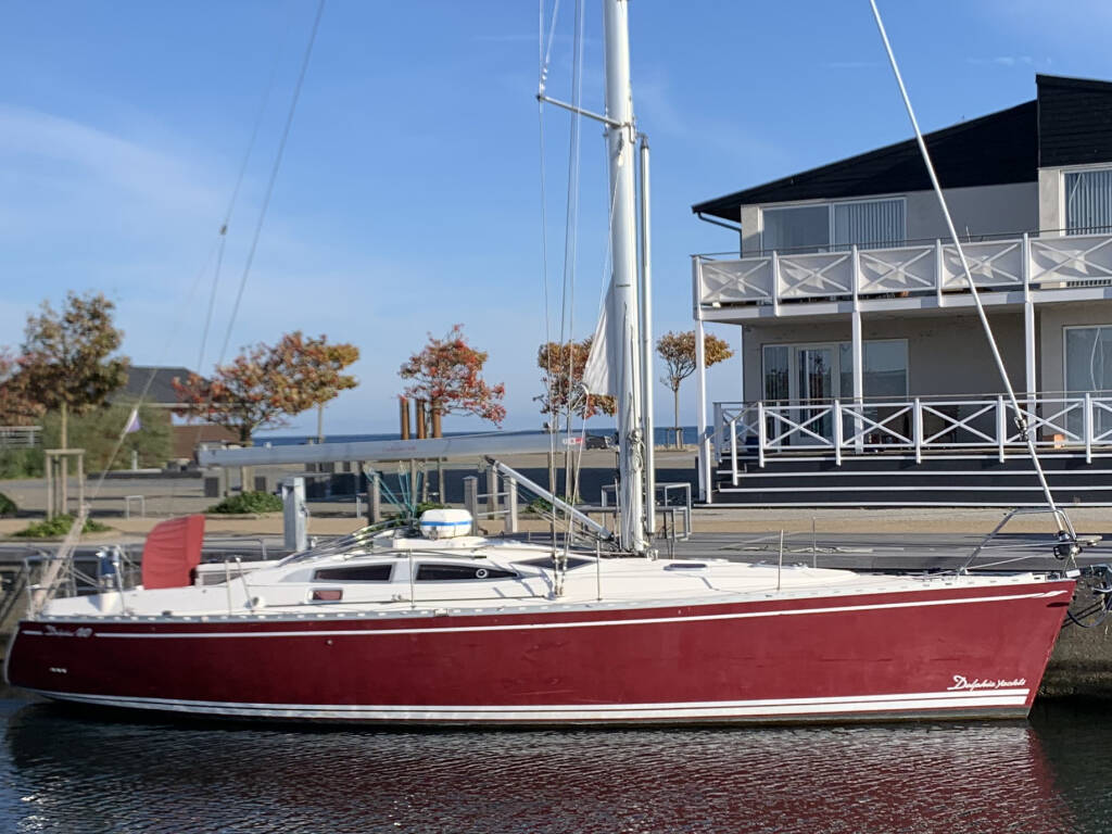 Delphia 40 • Lady in Red