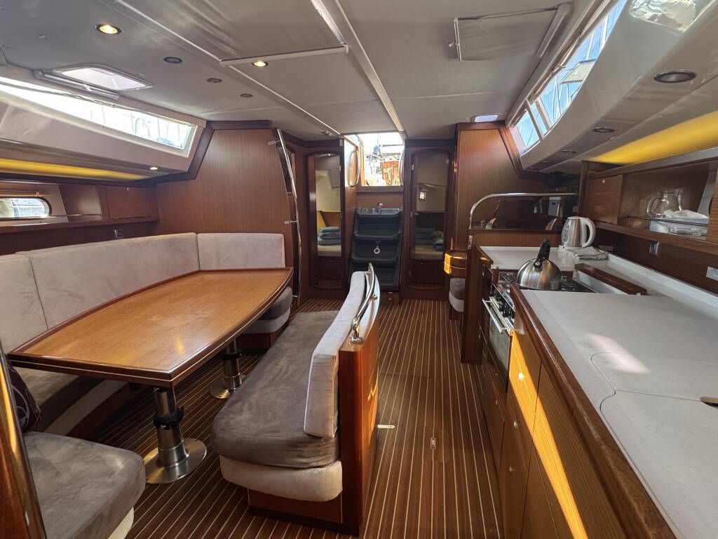 Delphia 47 Team Adventure