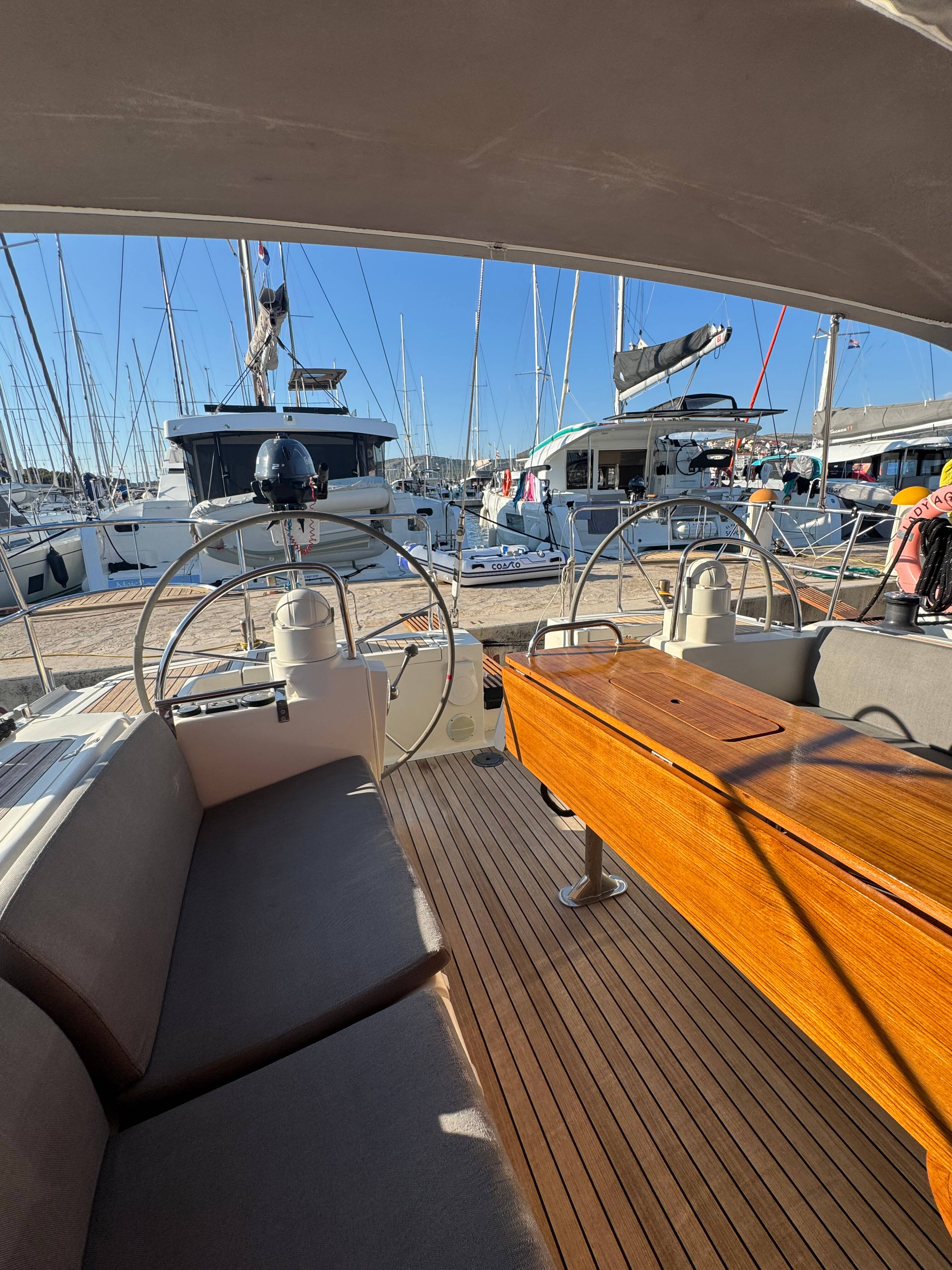 Delphia 47 Team Adventure