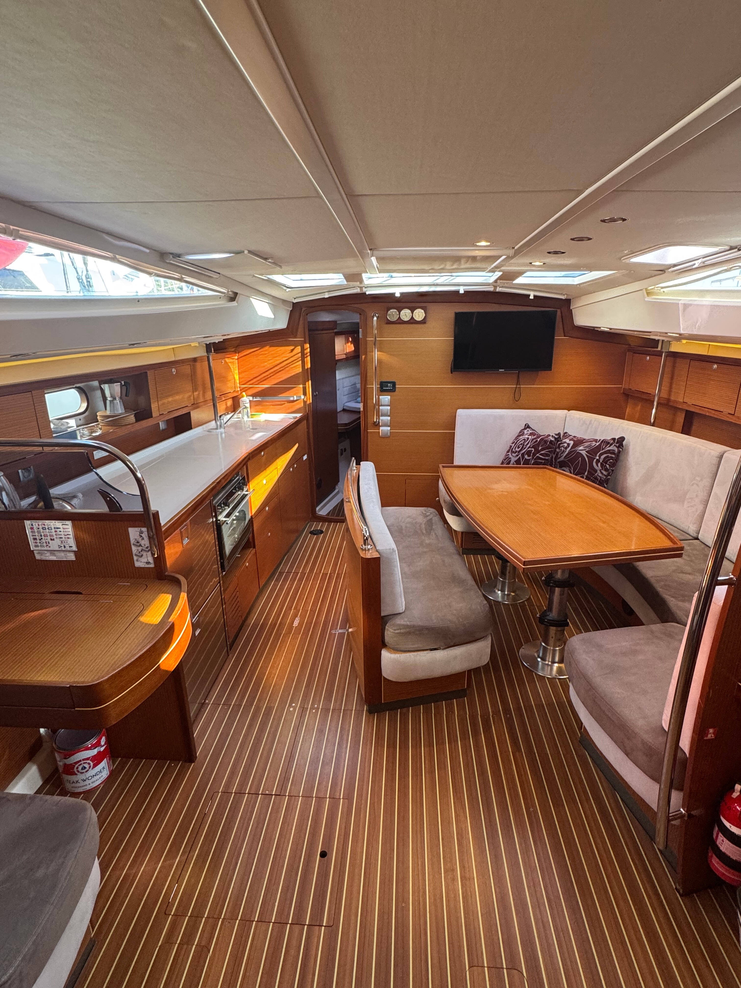 Delphia 47 Team Adventure