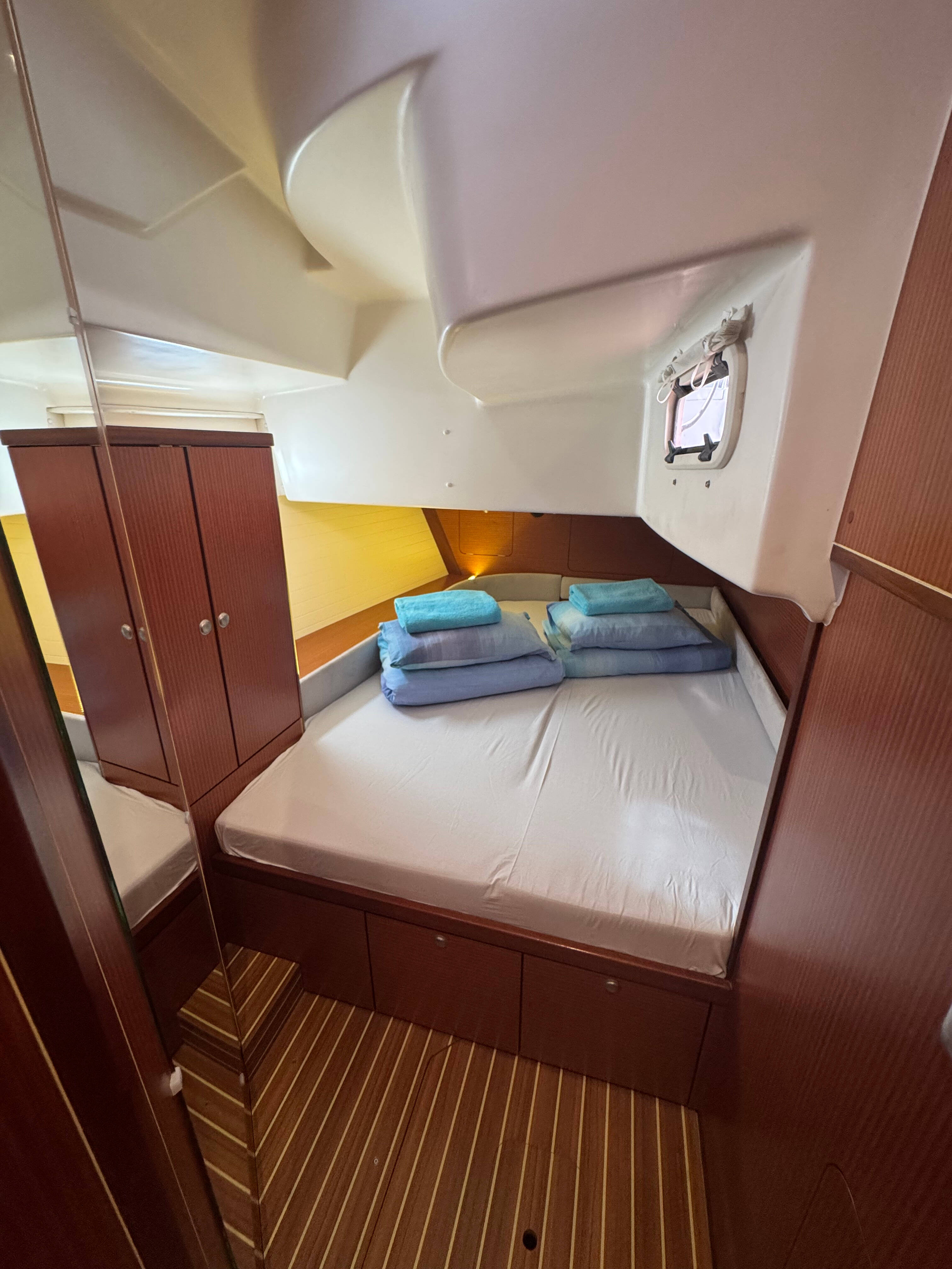 Delphia 47 Team Adventure