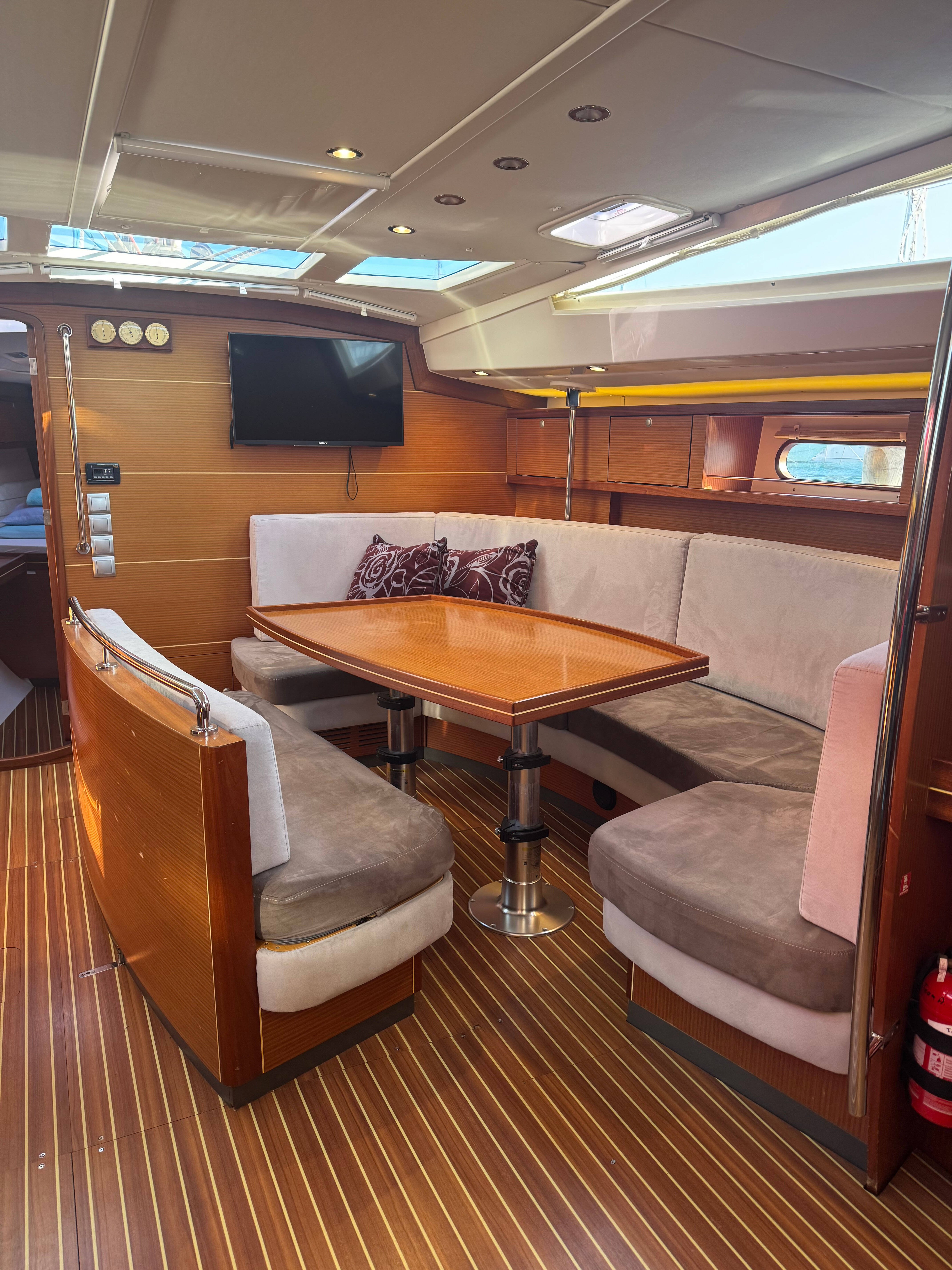 Delphia 47 Team Adventure