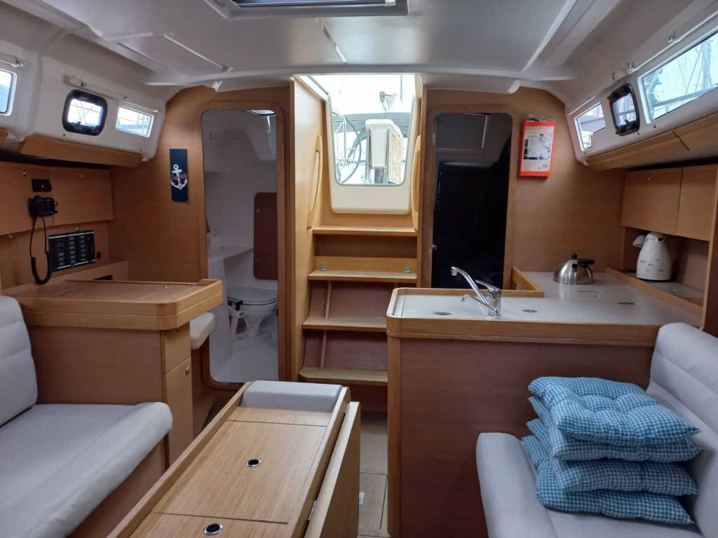 Dufour 350 Grand Large White Pearl